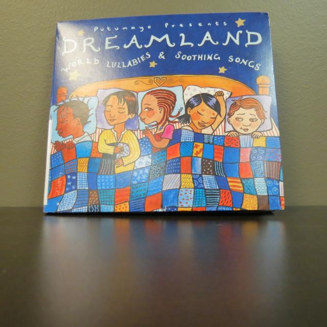 Putumayo Presents Dreamland - World Lullabies & Soothing Songs