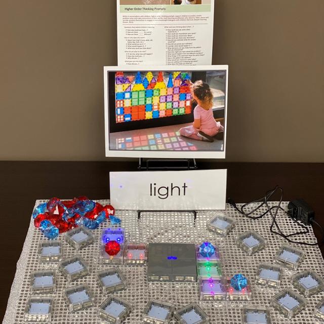 Building, Technology & Block Centre Materials:  Connecting Glow Tile with Accessories